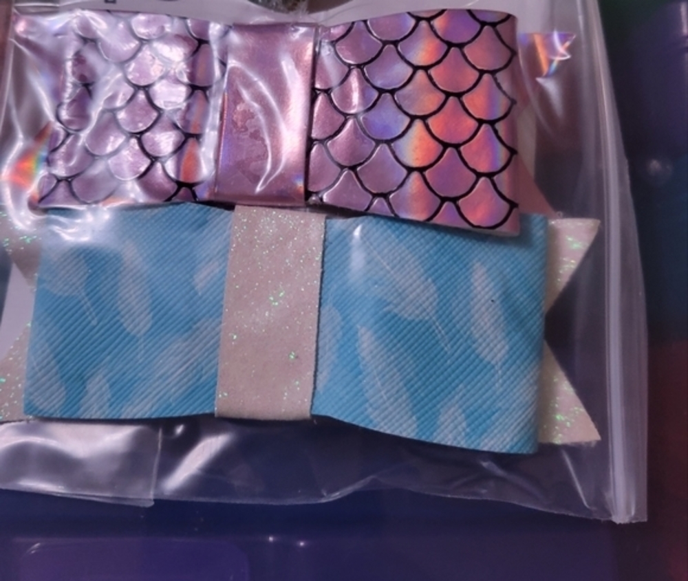 2pack of faux leather girls clip in hairbows feather pattern & mermaid